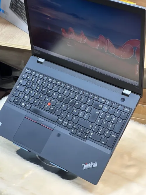 LENOVO THINKPAD P15s I5 VPRO 10310U 16GO 512GO SSD NVIDIA QUADRO P620 4GO 