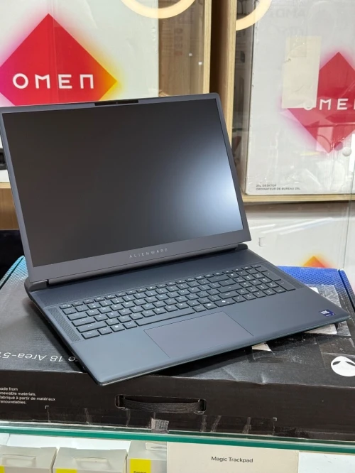 ALIENWARE 18 Area 51 ULTRA 9 275Hx 64Go DDR5 2To SSD NVIDIA GEFORCE RTX5090 24Go GDDR7 NEUF SOUS EMB