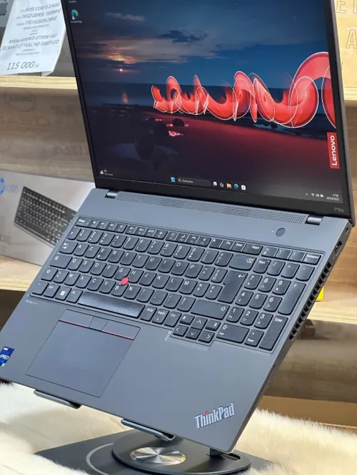 LENOVO THINKPAD P16s GEN 2 I7 VPRO 1370P 32GO DDR5 512GO SSD NVIDIA RTX A500 4GO 