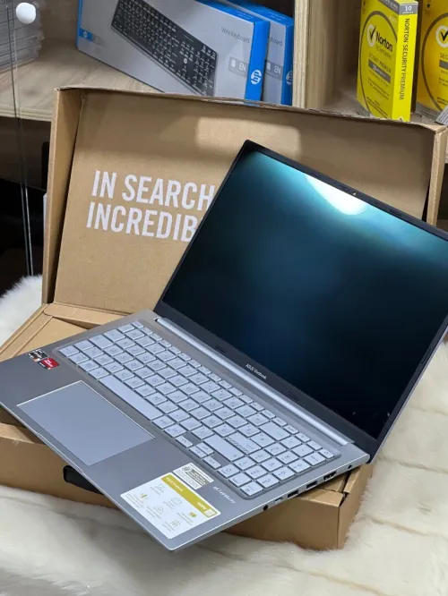 ASUS VIVOBOOK 15 M1505YA OLED AMD RYZEN 7 7730U 16GO 512GO SSD NEUF SOUS EMBALLAGE 