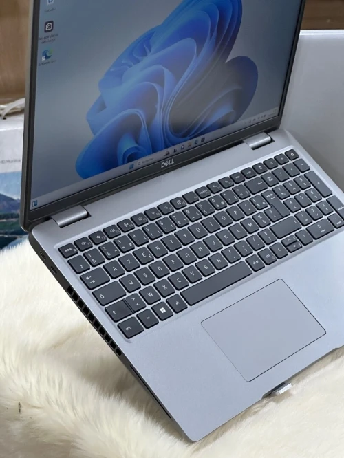 DELL PRECISION 3581 I7 13800H 64GO DDR5 2TO SSD NVIDIA RTX A500 4GO GDDR6