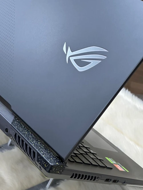 ASUS ROG STRIX G17 G713PV AMD RYZEN 9 7845HX 32GO DDR5X 1TO SSD NVIDIA GEFORCE RTX4060 8GO GDDR6
