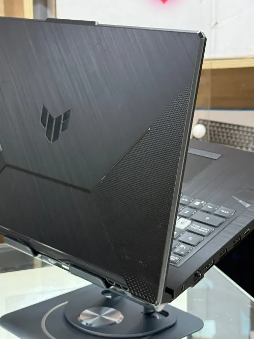 ASUS TUF GAMING A17 Fa706IHR AMD RYZEN 5 4600h 16GO 512GO SSD NVIDIA GEFORCE GTX1650 4GO GDDR6