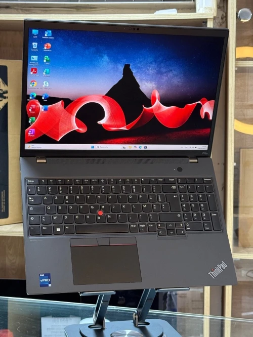 LENOVO THINKPAD P16s GEN 2 I7 VPRO 1370P 32GO 512GO SSD NVIDIA RTX A500 4GO GDDR6
