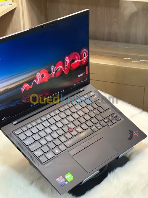 LENOVO THINKPAD X1 CARBON GEN 11 I7 VPRO 1370P 32GO 512GO SSD OLED 