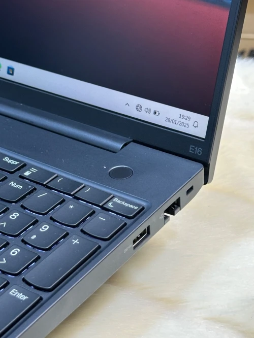 LENOVO THINKPAD E16 GEN 1 AMD RYZEN 5 7530U 16GO 256GO SSD NVME 