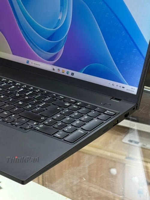 LENOVO THINKPAD T16 GEN 3 INTEL CORE ULTRA 7 VPRO 165H 16GO 512GO SSD NVME