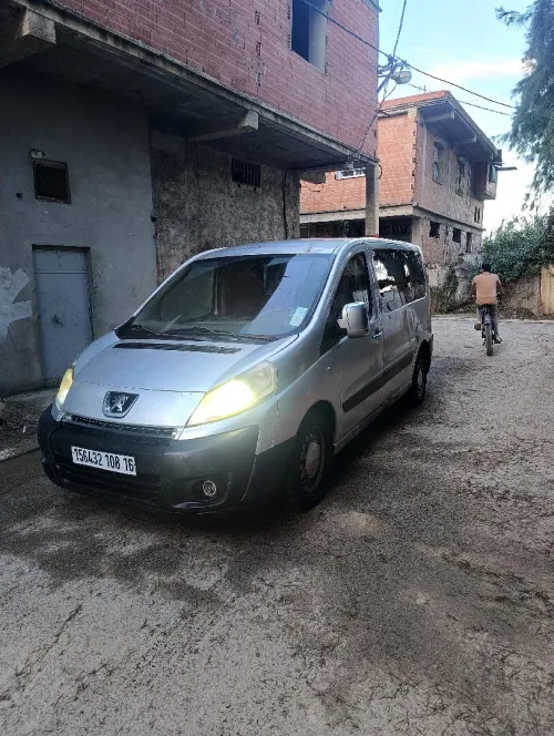 Peugeot Expert 2008 