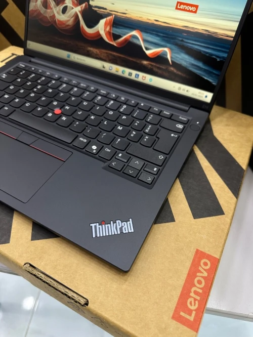 Lenovo ThinkPad E14 Ryzen 5 7535U 16GB 512GB 14" AZERTY NEUF SOUS EMBALLAGE