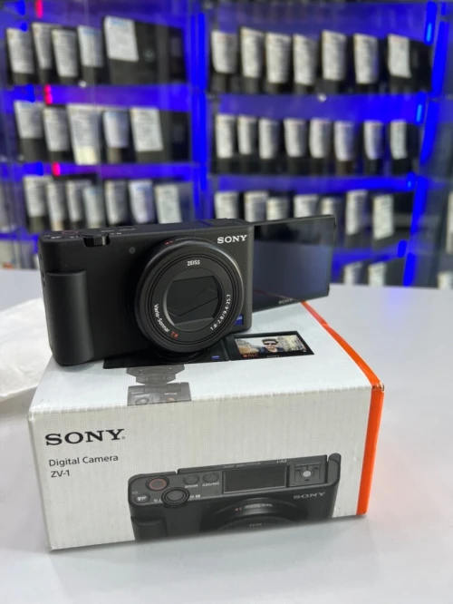 Sony ZV-1 20.1MP 4K-UHD Camera pour VLOG & Voyage