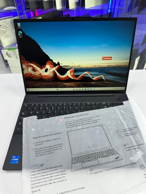 LENOVO THINKPAD E16 i5 8GB RAM 256GB SSD 16"