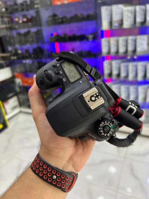 Canon EOS 77D Nu 6K