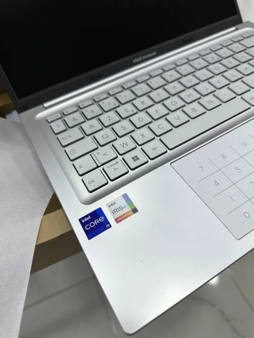 ASUS VivoBook X1405V i9 13900H 16GB 1TB 14" AZERTY Neuf Sous Emballage