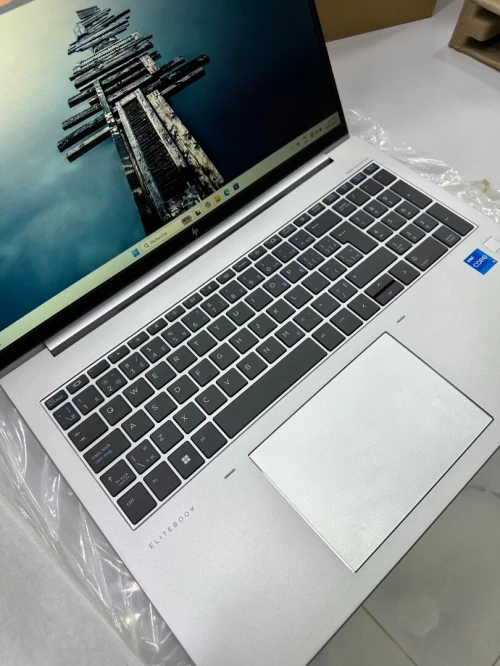 HP EliteBook 860 G10 i5 1335U 16GB DDR5 512GB SSD 16" NEUF SOUS EMBALLAGE