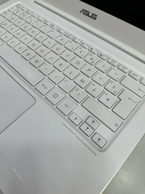 ASUS UX305CA M3 I5 4GB RAM 256GB SSD 13,3"
