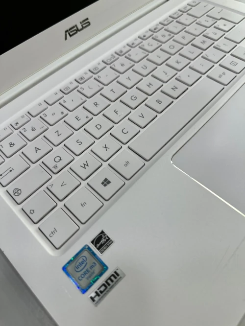 ASUS UX305CA M3 I5 4GB RAM 256GB SSD 13,3"