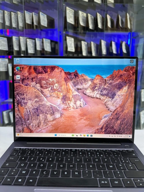 HUAWEI MateBook 14 i7-11éme 16GB 512GB SSD 14"FHD Tactile