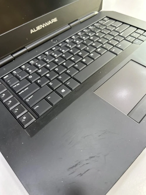 ALIENWARE 15 R2 i7 16GB RAM 256GB SSD+1000 GB HDD +NVIDIA 15,6"