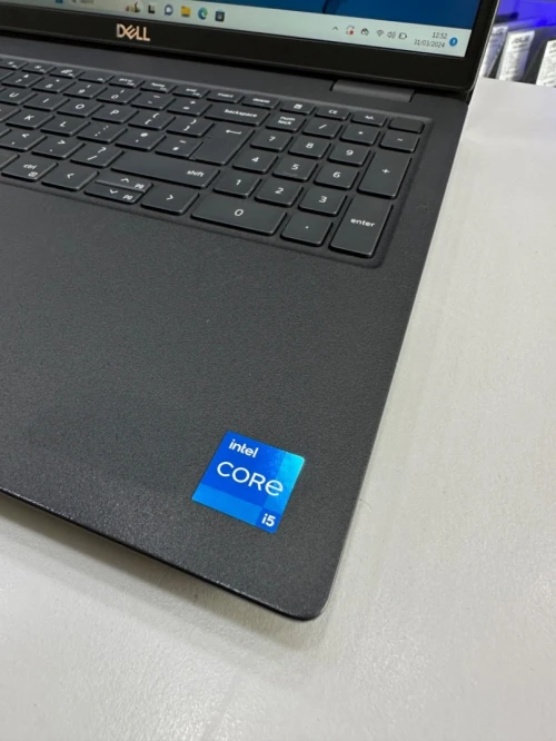 DELL Latitude 3520 i5-11em 8GB - 256GB Win 11