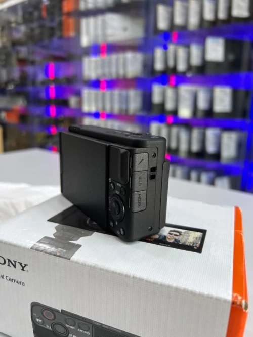 Sony ZV-1 20.1MP 4K-UHD Camera pour VLOG & Voyage