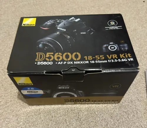 Nikon D5600 & 18-55mm VR 24,2 MP Wi-Fi NEUF