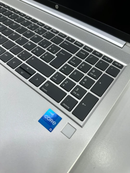 HP PROBOOK 650 G8 I5 8GB RAM 512GB SSD 15,6"