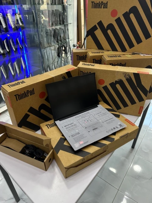 Lenovo ThinkPad E14 Ryzen 5 7535U 16GB 512GB 14" AZERTY NEUF SOUS EMBALLAGE