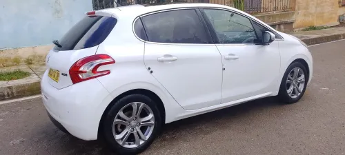 Peugeot 208 2014 Allure