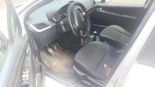 Peugeot 207 2012 Fennec