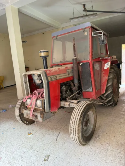 TRACTEUR MASSEY FERGUSON 260 1980