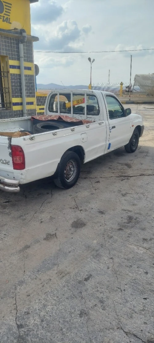Mazda Mazda 1999 b200
