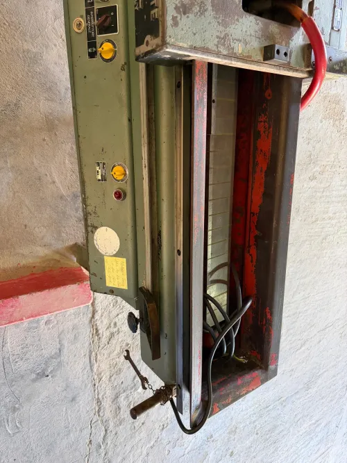 AFFÛTEUSE DE LAMES