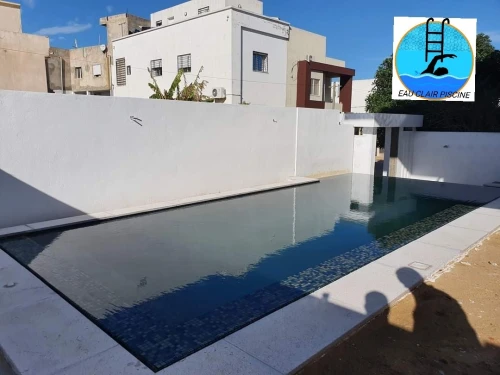 LES PISCINES  مسابح منزلية