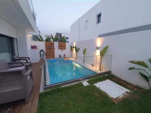 Construction des piscines بناء مسابح