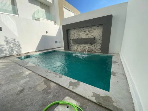 Construction des piscines بناء مسابح