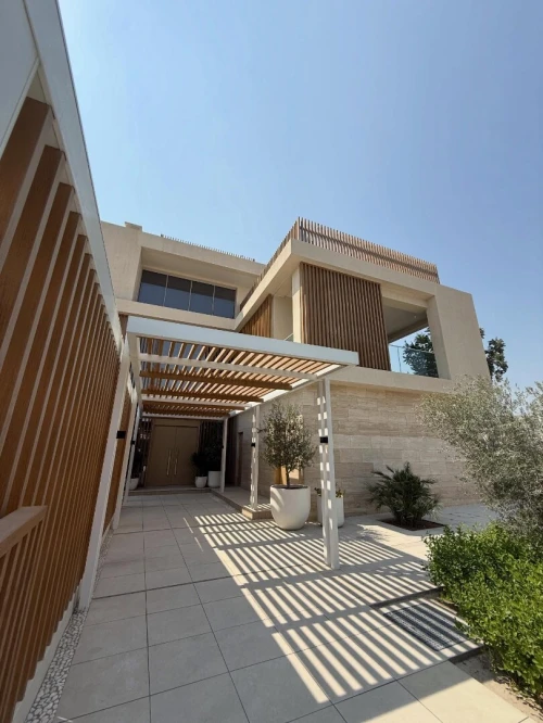CONSTRUCTION DES VILLAS AVEC PISCINE