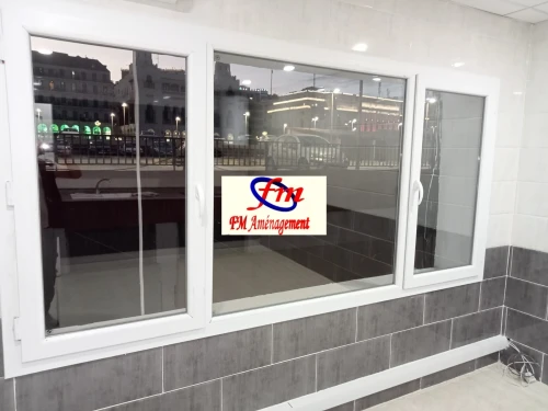 Menuiserie aluminium TPR. Strugal, HPS, Méta 50, Cloison Amovible et verre Trempé