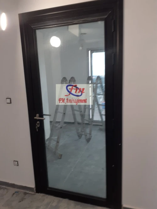 Menuiserie aluminium TPR. Strugal, HPS, Méta 50, Cloison Amovible et verre Trempé