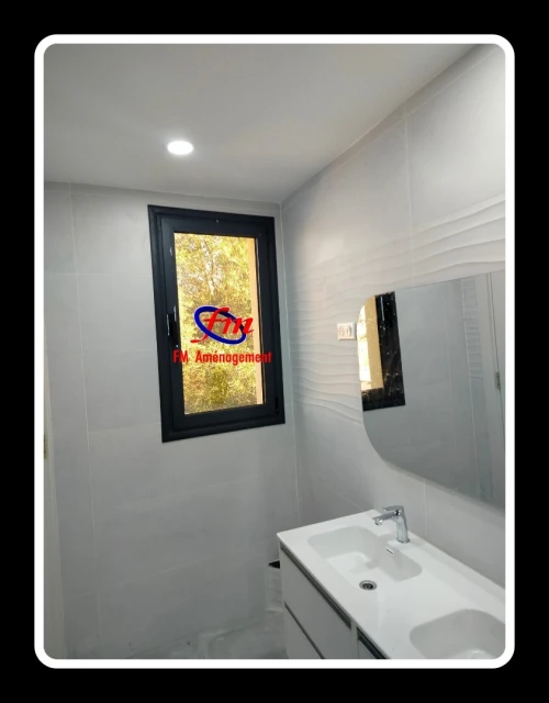 Cloison amovible. Porte. Fenêtre aluminium