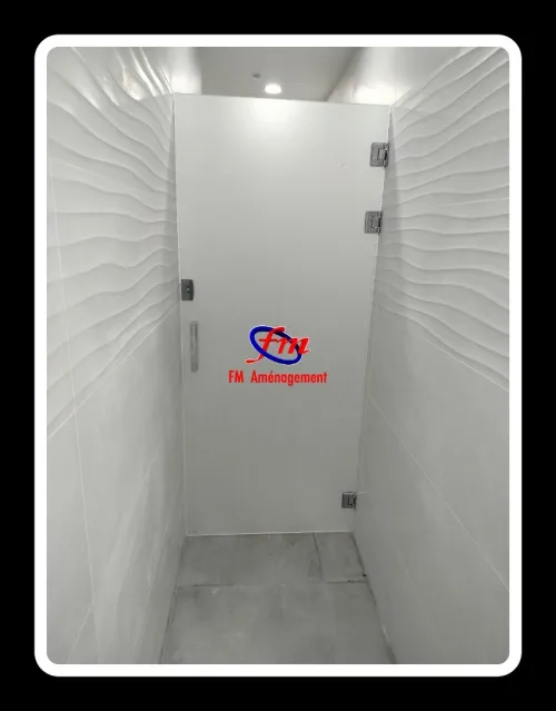 Cloison amovible. Porte. Fenêtre aluminium