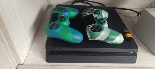 PS 4 slim avec flash 9 