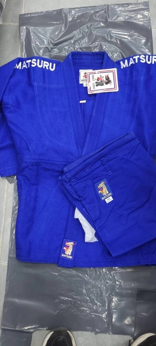 Kimono Judo matsuru compétition super qualité 900 grammes0