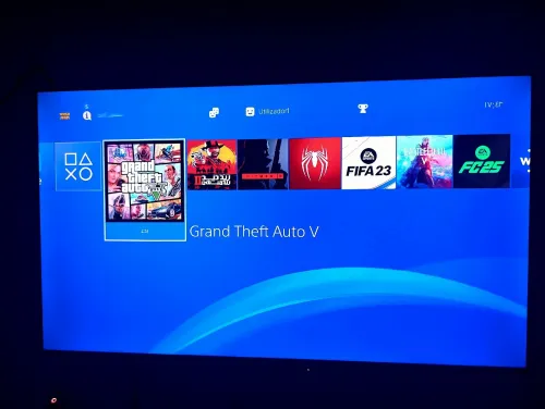 PlayStation 4 slim 