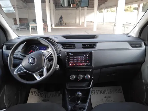 Renault New express 2023 authentic