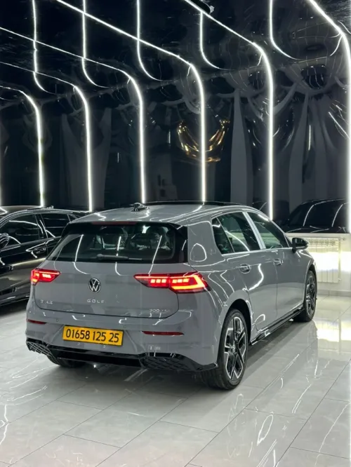 Volkswagen Golf 8 2025 R-Line