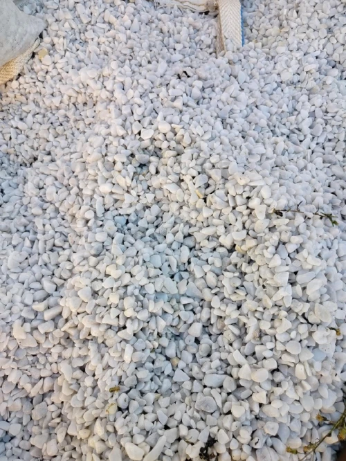 Gravier décoration للتزيين  Gravier de marbre . Sac   blanc   حصى رخامي  للحدائق والمنازل،