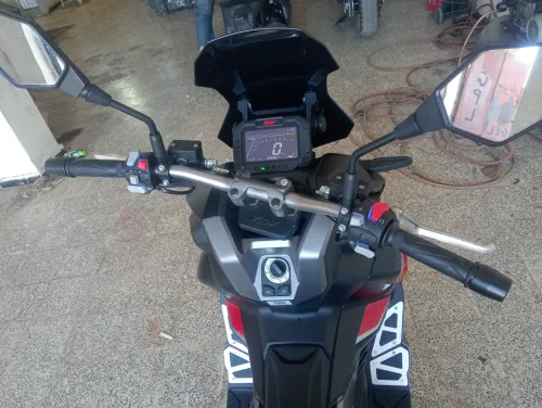 X Dv 200 2025