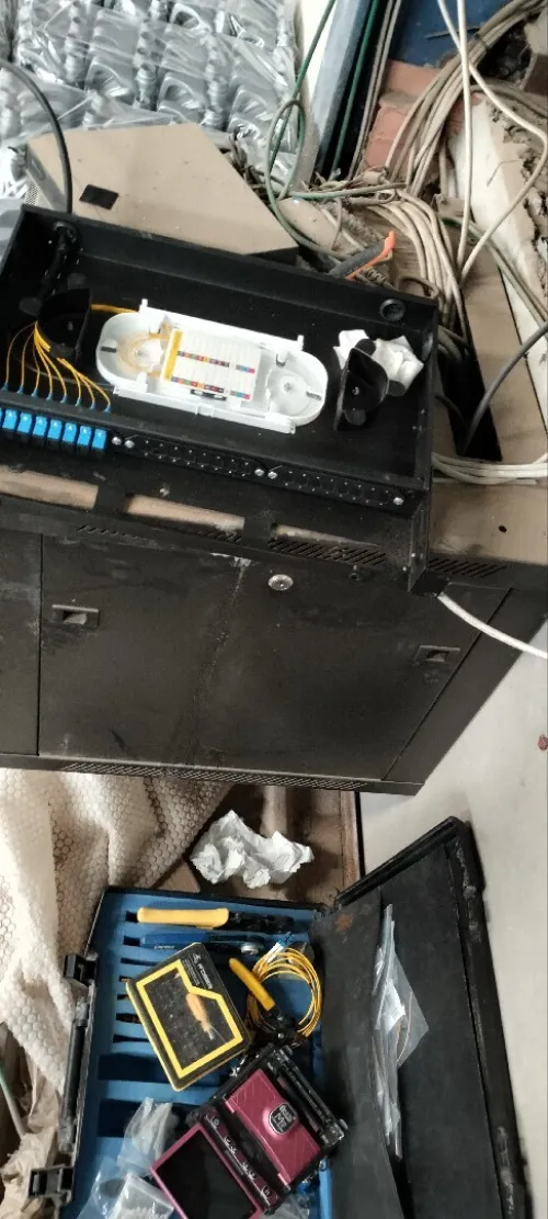 INSTALATION CAMERA DE SURVEILLANCE ET RESEUX INFORMATIQUE TÉLÉPHONIQUE