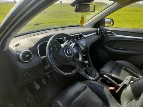 MG ZS 2022 1.5 LUXURY