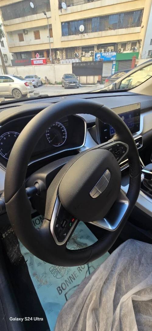 Geely Coolray 2025 